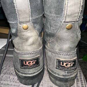 women’s uggs boots - worn